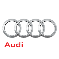 Audi logo con cuatro aros plateados sobre fondo blanco, imagen de marca.