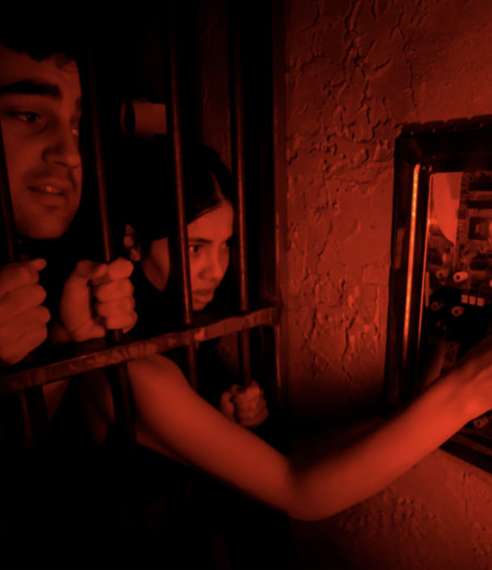 Locked in jail cell with two prisoners trying to escape, escape room, Stockholm.